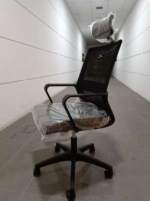High-back orthopedic office seat image 2