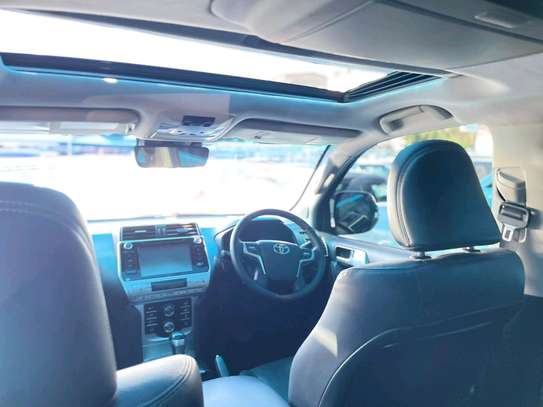 TOYOTA LANDCRUISER PRADO KAKADU 2019MODEL SUNROOF DIESEL image 5