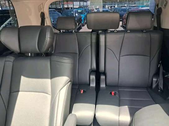 Toyota Alphard  with  sunroof image 11