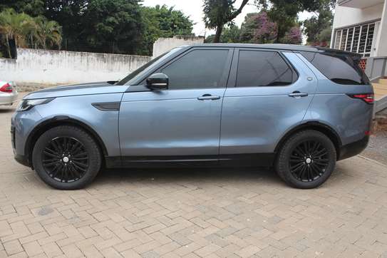 Landrover Discovery 5 7 Seater 2018 75,000 Kms image 2