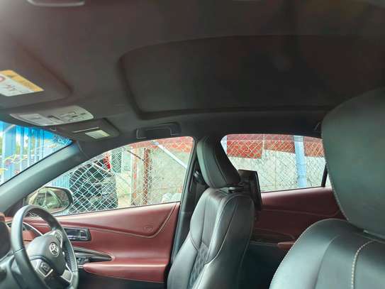 Toyota Harrier premium white sunroof 2018 4wd image 7