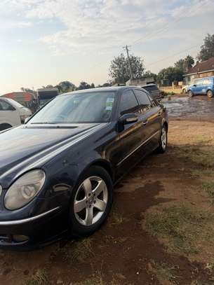 Merecedes Benz E320 image 8