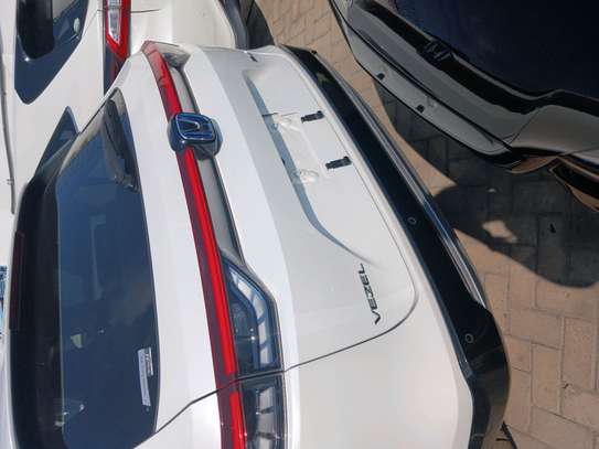 NEW SHAPE HONDA VEZEL e-HEV image 15