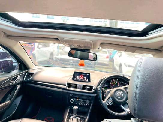 MAZDA AXELA 2017MODEL SUNROOF DIESEL image 6