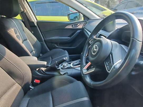 Mazda axela hatback petrol image 4