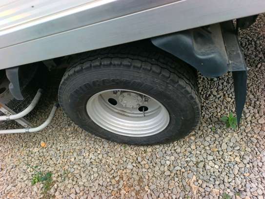 ISUZU NPR85 freezer image 10