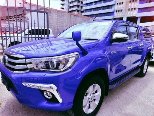 Toyota Hilux double cabin blue 2017 Diesel cab image 3