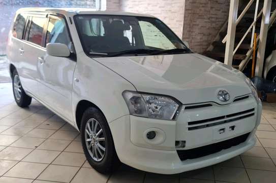 Toyota probox pearl white image 5
