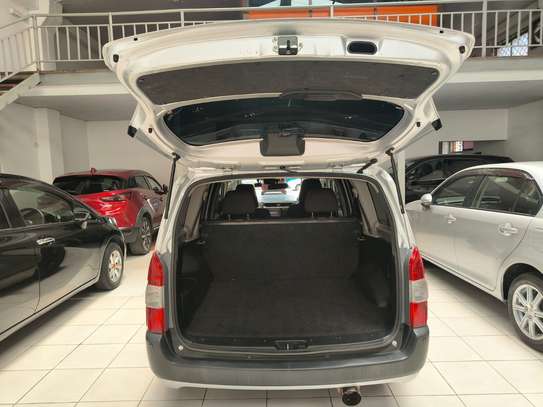 Toyota succeed TXG hybrid image 12
