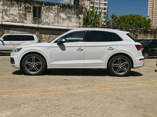 Audi SQ5 S-line white 2018 image 10