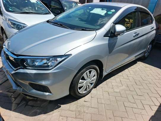Honda Grace nom hybrid image 7