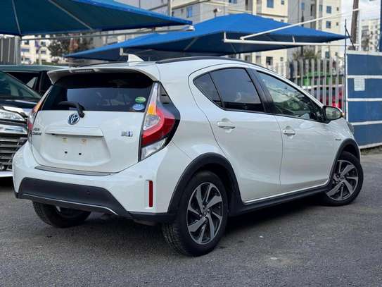 Toyota Aqua White color fully loaded 2019 model. image 6