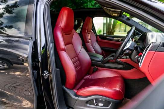 2020 Porsche Cayenne coupe image 11