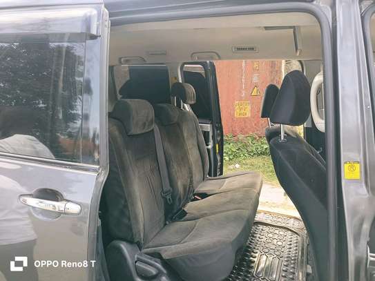 TOYOTA NOAH VALVEMATIC 2012 MODEL image 6