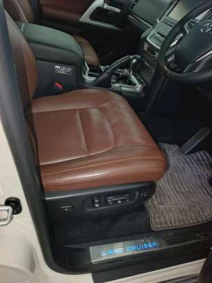 Toyota landcruiser ZX 2018 image 2