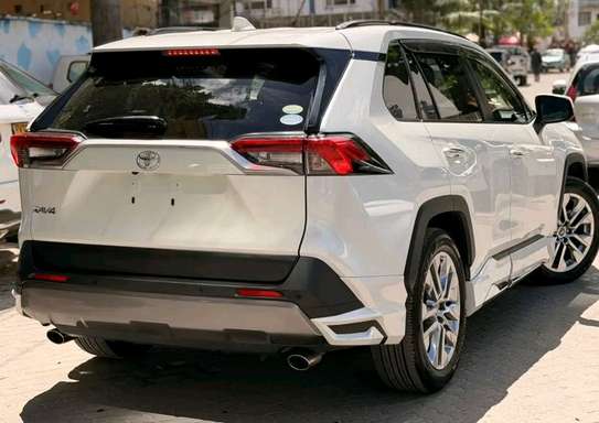 TOYOTA RAV4 NEW SHAPE SUNROOF 2019 WHITE image 15