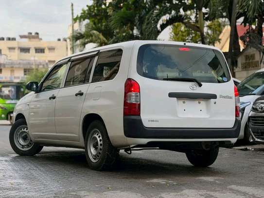 Toyota probox image 2