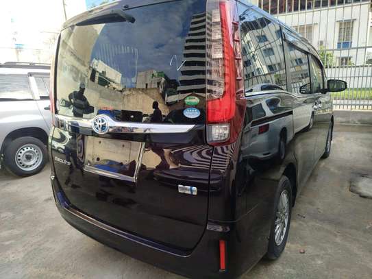 Toyota Esquire Noah hybrid 2018 2wd image 7