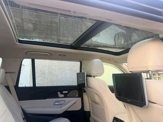 Mercedes Benz GlS 400D image 6