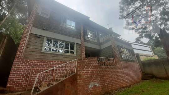Elegant 5bedroomed residence,all en-suite ¼acre image 13