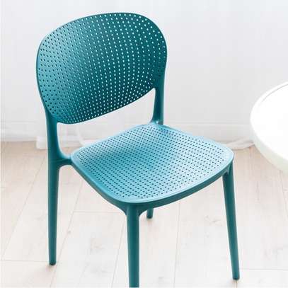Outdoor Chair; Black Plastic Dining Chair in Marani image 7