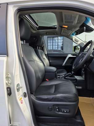 Toyota Land Cruiser Prado VXL 2018 model white color fully . image 2