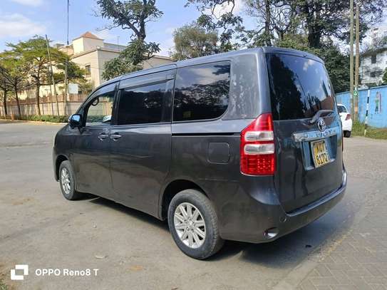 TOYOTA NOAH VALVEMATIC 2012 MODEL image 2
