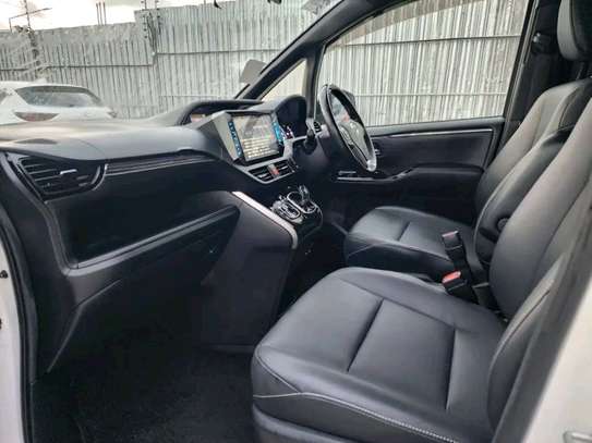 TOYOTA ESQUIREHYBRID,2019 2WD,(WE ACCEPT HIRE PURCHASE) image 6