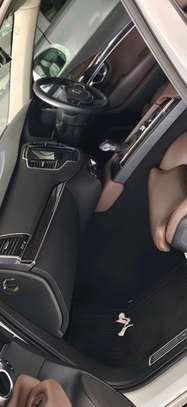 Volvo XC90 T5 AWD 2019 Sunroof image 4