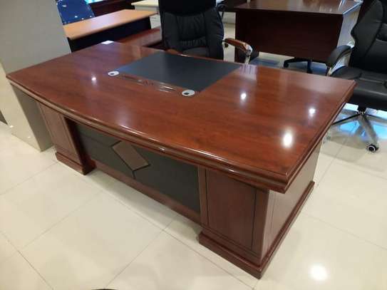 Modern 1.8M Executive Office Desk image 4