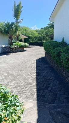 4 Bed Villa with En Suite at Kuruwitu image 4