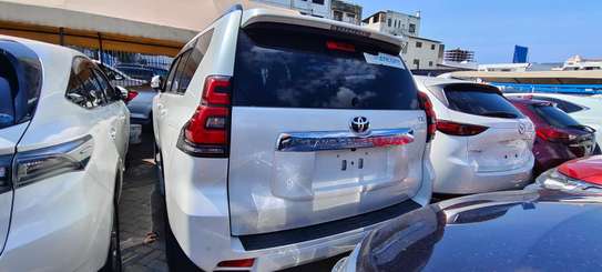 Toyota Land cruiser Prado Tx petrol 2018 image 13
