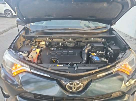 Toyota RAV4 Green 2018 2WD image 7