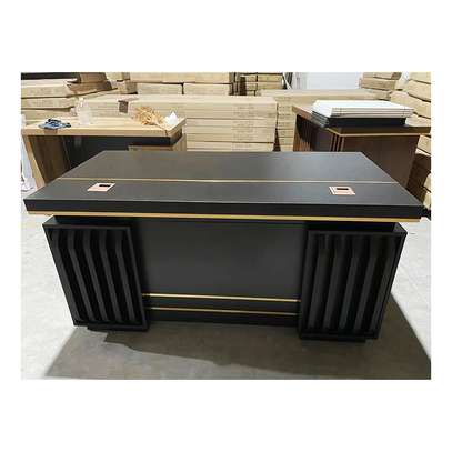 Executive Desk: 1.4 Meter Executive Office Desk In Riosiri image 2
