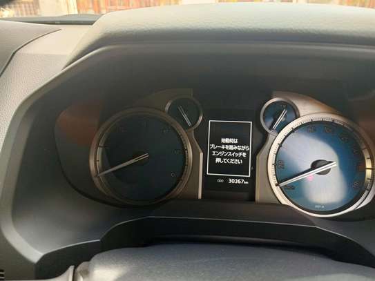 Toyota land cruiser prodo tx  2019 model image 3
