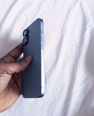 iPhone 17 image 6