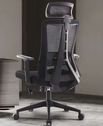 Office Chair: Black Fabric Back Office Chair image 6