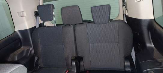 Toyota Noah gold 2018 image 8
