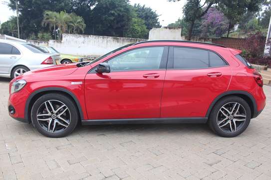 Mercedes Benz GLA 250 4matic  Harman Kardon 2019 60,000 Kms image 3