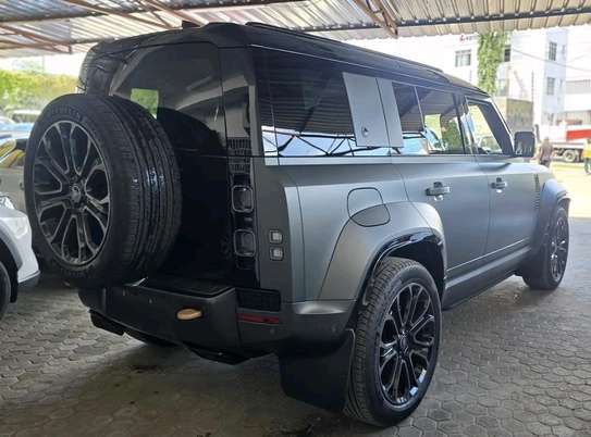 Land Rover defender 110 2025 Sunroof image 12