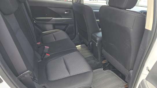 MITSUBISH OUTLANDER 2015MODEL 7 SEATER image 4