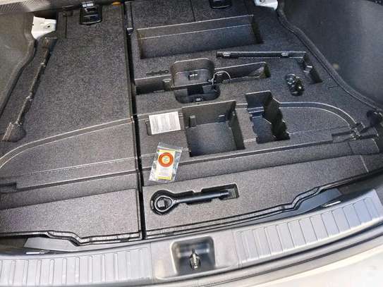 Toyota Prius hybrid image 4