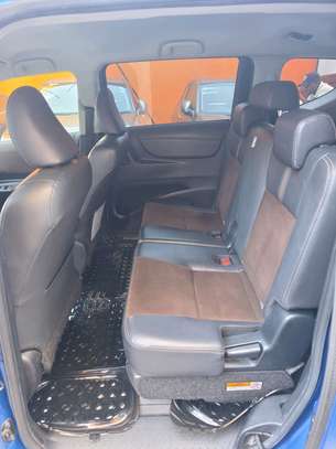 Toyota sienta hybrid image 4