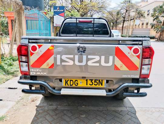 ISUZU D-MAX SINGLE CAB MANUAL LOCALLY ASSEMBLED image 2