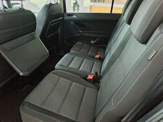 Volkswagen Touran image 6