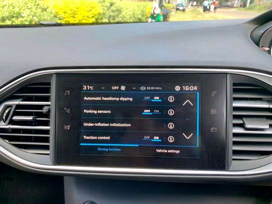 Fresh Import Peugeot 308 1.6L image 4