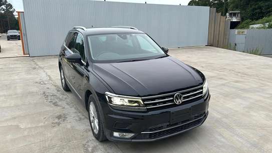 Volkswagen tiguan 20TSI 2018 BLACK image 4