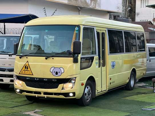 Mitsubishi Fuso Rosa 29 seater bus image 4