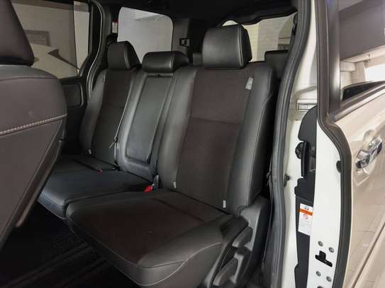 Toyota Noah wxb 2019 image 5
