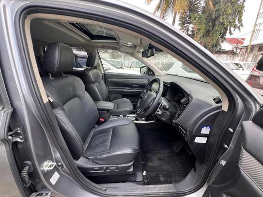 Mitsubishi Outlander Sunroof 2019 image 7